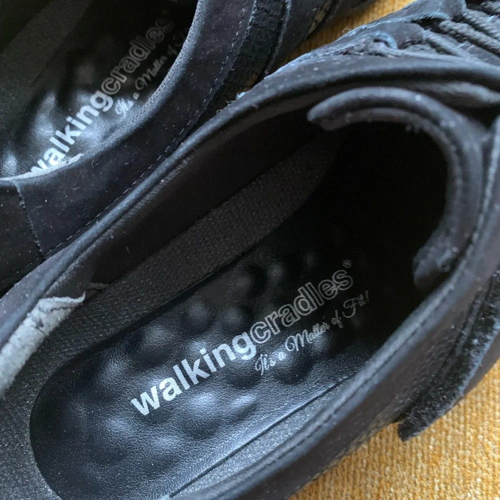 Walking Cradles Audio Women’s Black Nubuck Leather Sporty Comfort Shoes